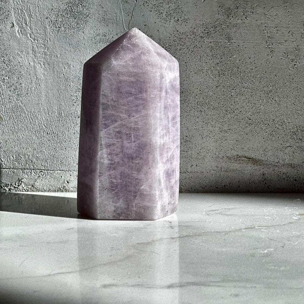 Polished tower of soft pink kunzite