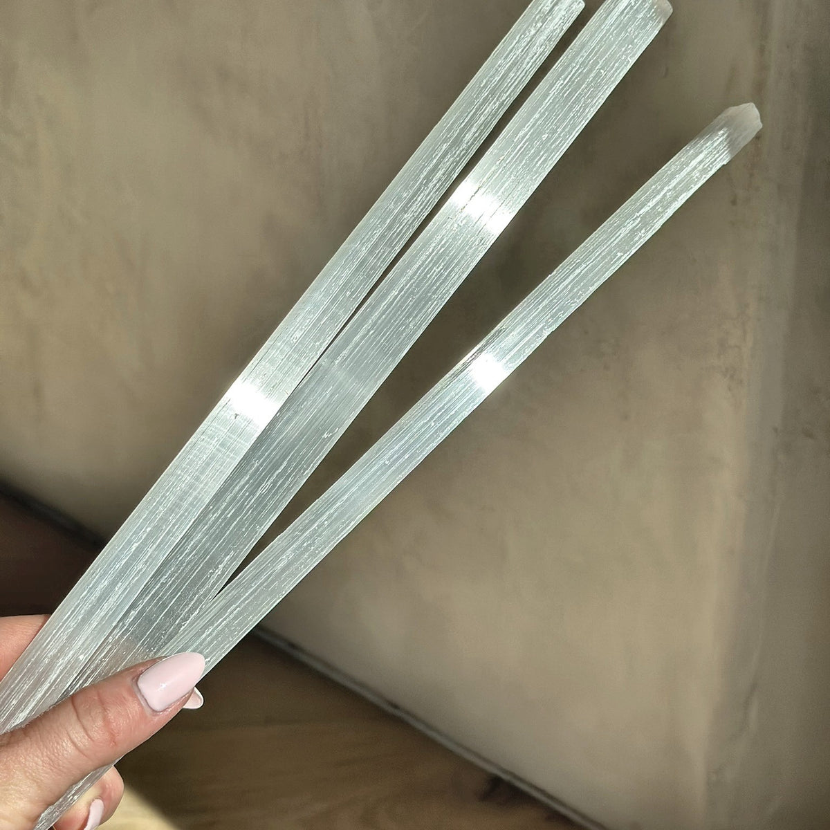 Large wand of pearly white selenite